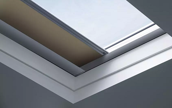 Zonwering voor lichtkoepel elektrisch